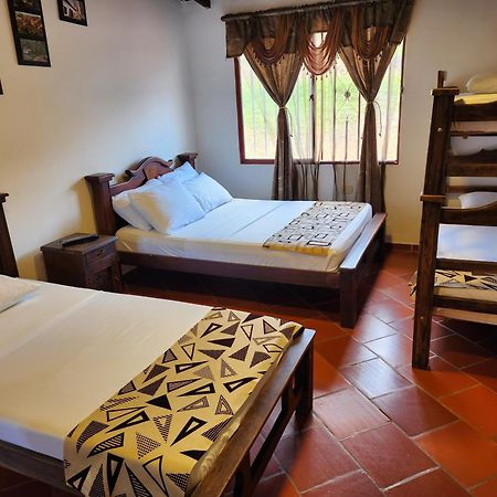Hotel Campestre Palmas Del Zamorano Сан-Хиль Экстерьер фото