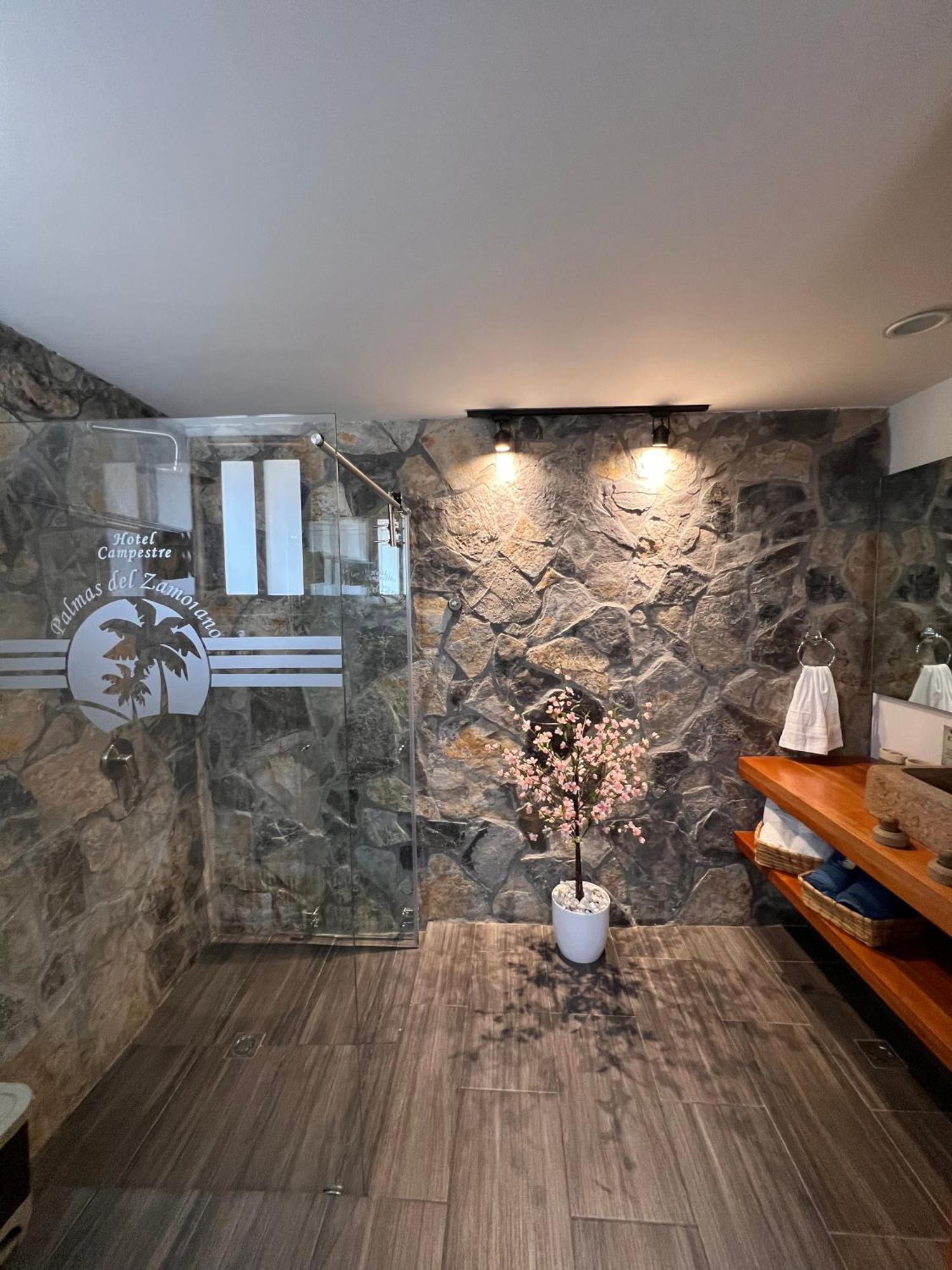 Hotel Campestre Palmas Del Zamorano Сан-Хиль Экстерьер фото