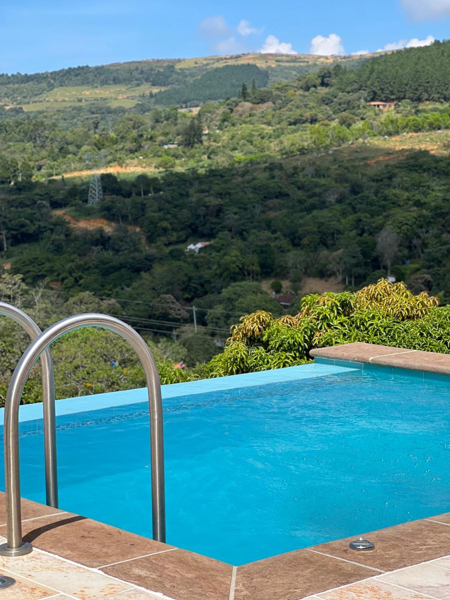 Hotel Campestre Palmas Del Zamorano Сан-Хиль Экстерьер фото