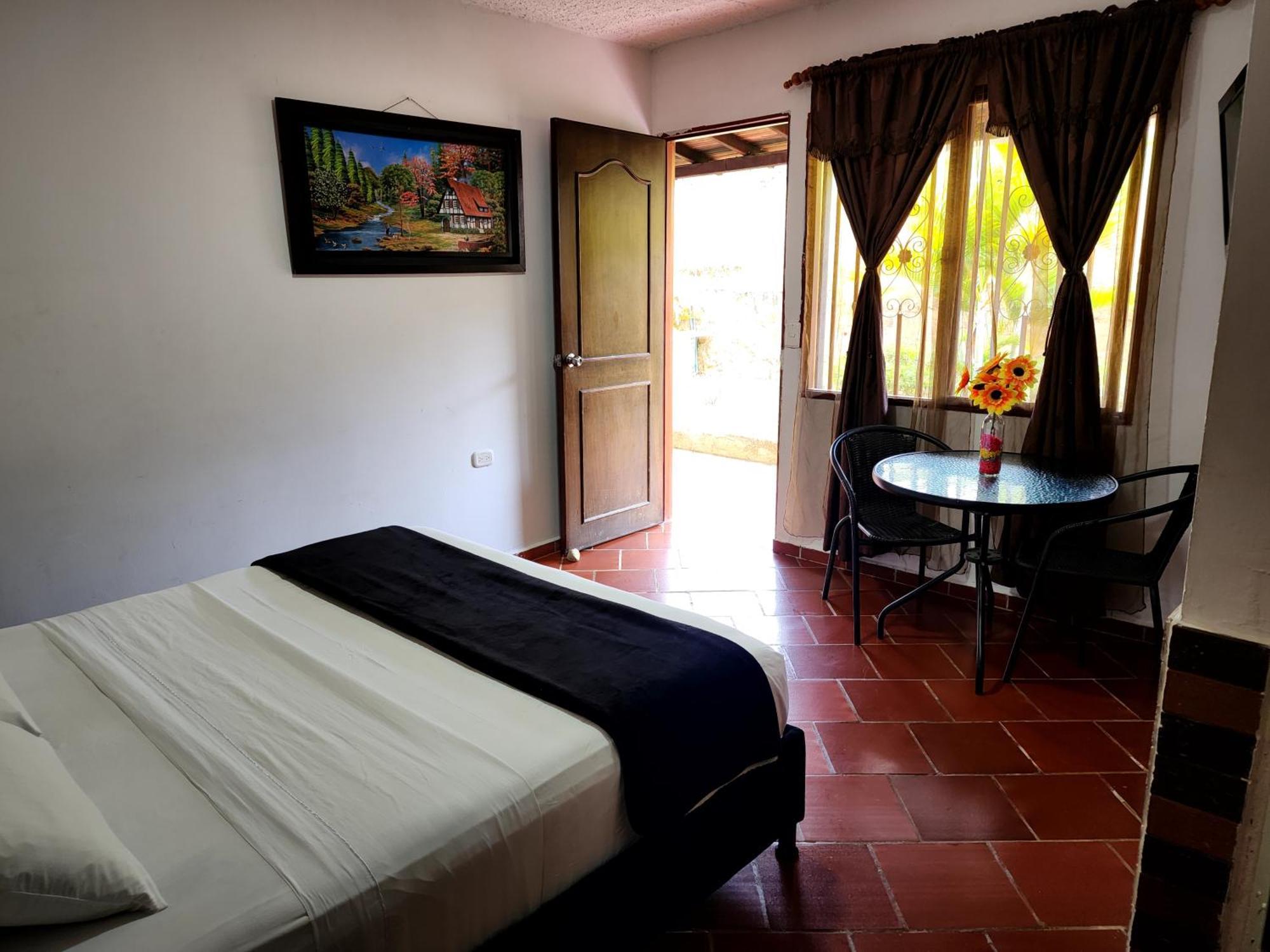 Hotel Campestre Palmas Del Zamorano Сан-Хиль Экстерьер фото