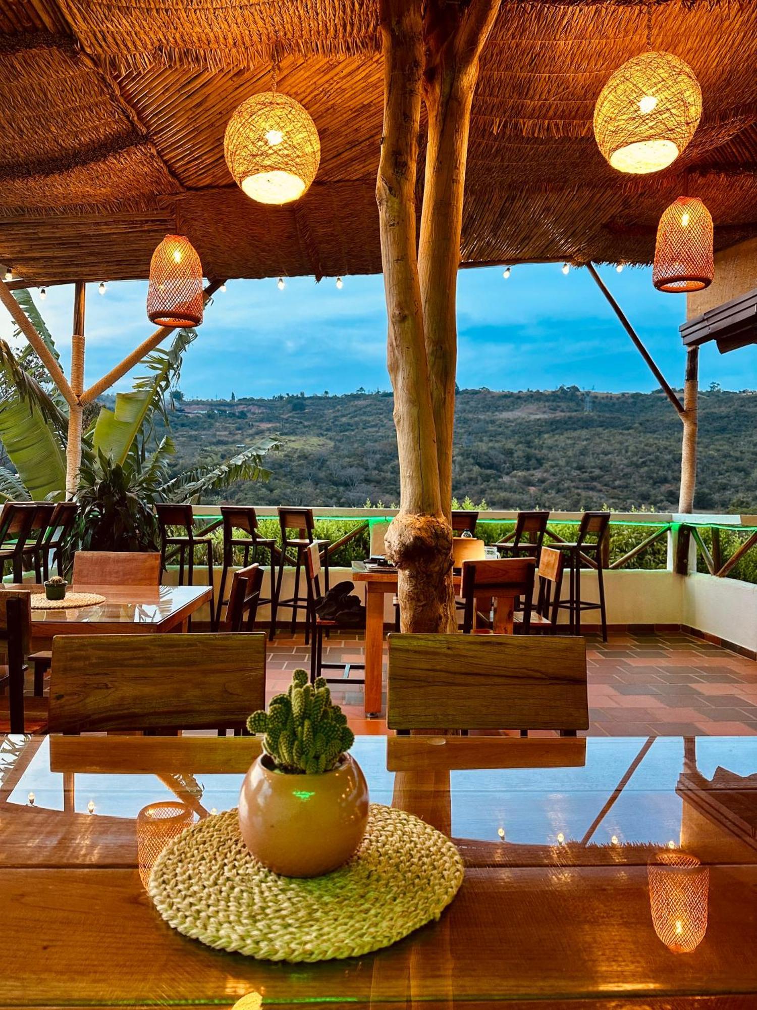 Hotel Campestre Palmas Del Zamorano Сан-Хиль Экстерьер фото
