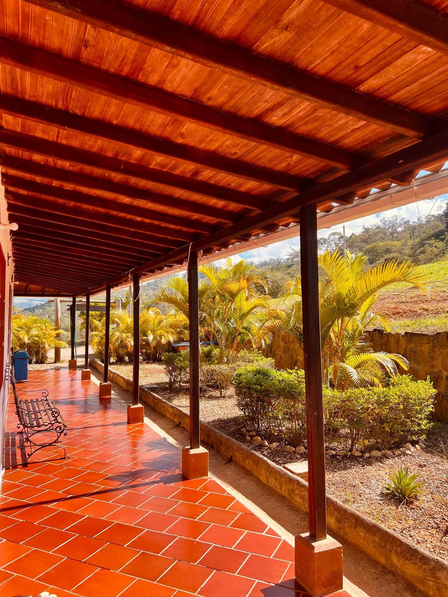 Hotel Campestre Palmas Del Zamorano Сан-Хиль Экстерьер фото
