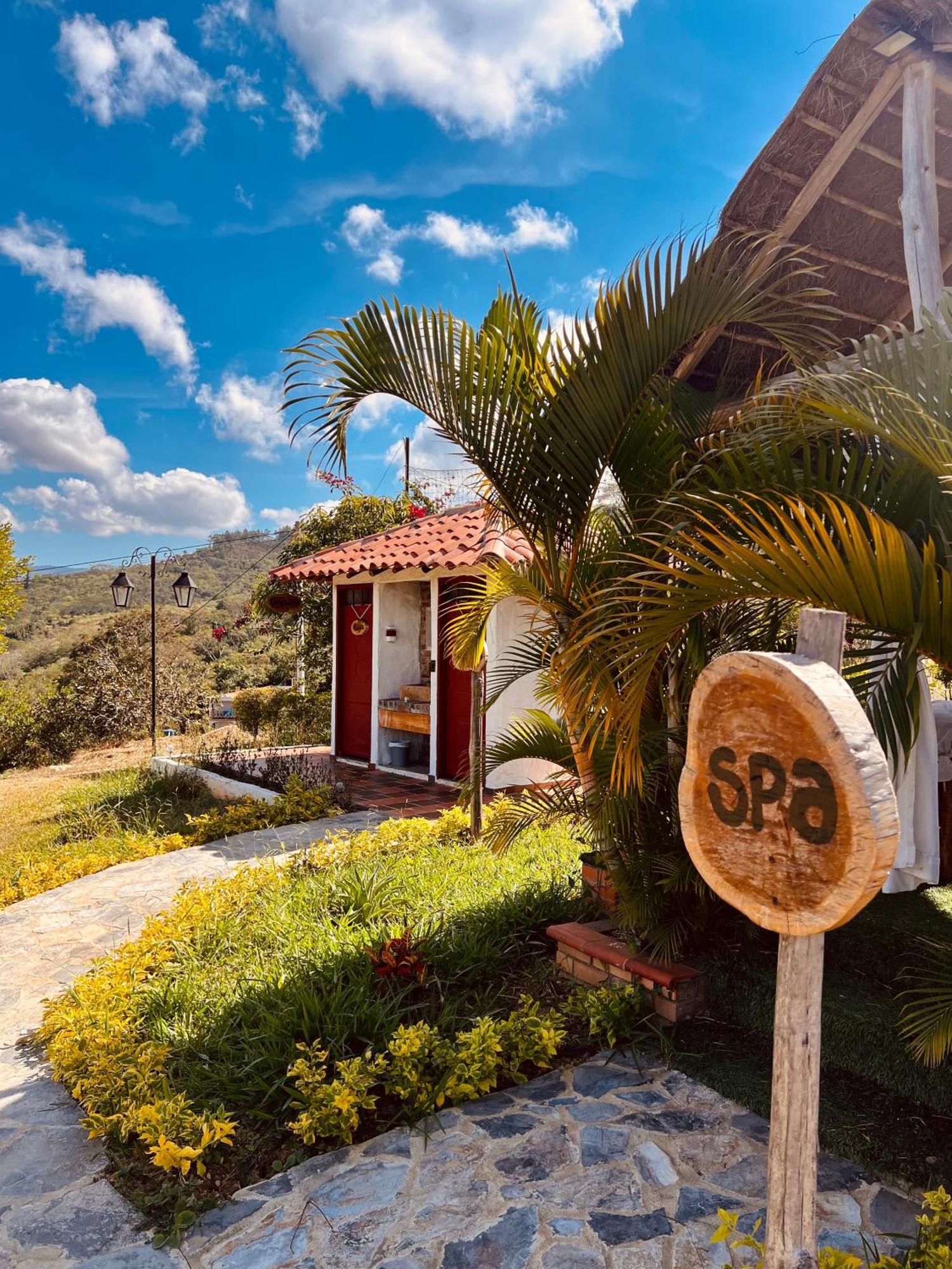 Hotel Campestre Palmas Del Zamorano Сан-Хиль Экстерьер фото